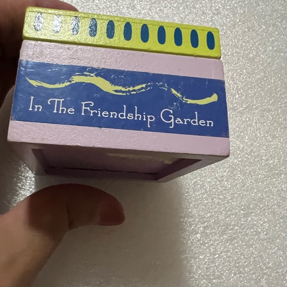 Fairly happy little girl necklace in keepsake box NWT in original box - Picture 5 of 7